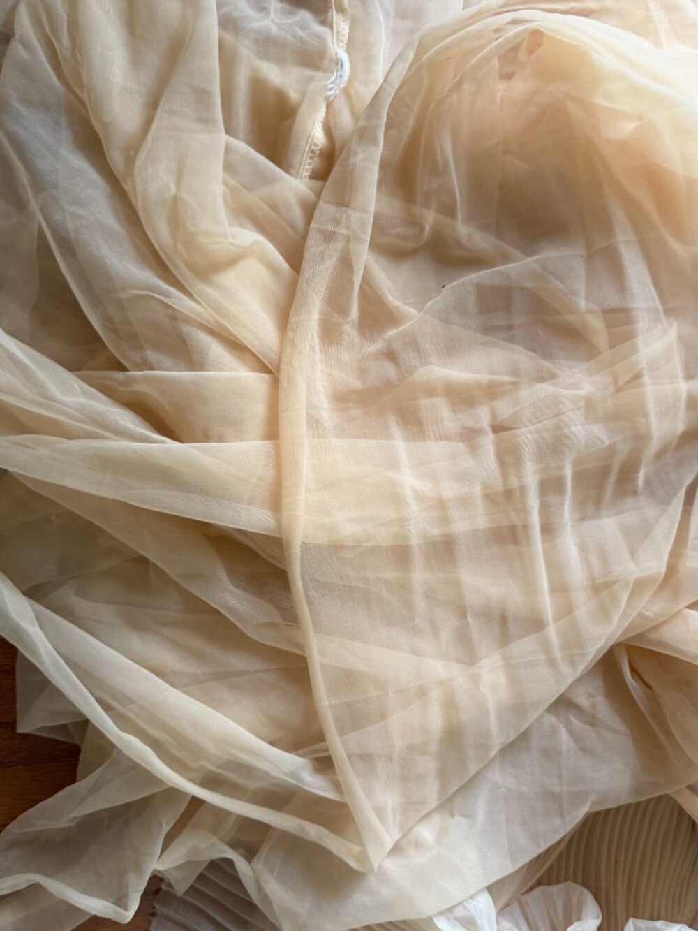 Tulle - Picture 2 of 11